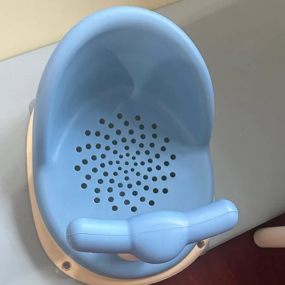 Blue Baby Bath Seat with Handle - Picture 2 of 4